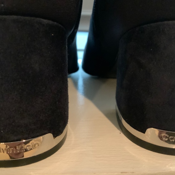 Beautiful Calvin Klein Knee High Suede Boots, Size 8.5 - Picture 5 of 10